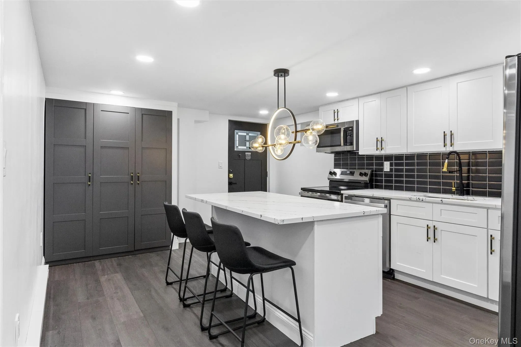301 Merrick Avenue, Hempstead, NY, 5 Bedrooms Bedrooms, 10 Rooms Rooms,1 BathroomBathrooms,Residential,For Rent,Merrick,0,1020241 301 Merrick Avenue, Hempstead, NY, 5 Bedrooms Bedrooms, 10 Rooms Rooms,1 BathroomBathrooms,Residential,For Rent,Merrick,0,1020241