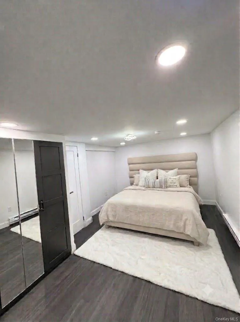 301 Merrick Avenue, Hempstead, NY, 5 Bedrooms Bedrooms, 10 Rooms Rooms,1 BathroomBathrooms,Residential,For Rent,Merrick,0,1020241 301 Merrick Avenue, Hempstead, NY, 5 Bedrooms Bedrooms, 10 Rooms Rooms,1 BathroomBathrooms,Residential,For Rent,Merrick,0,1020241