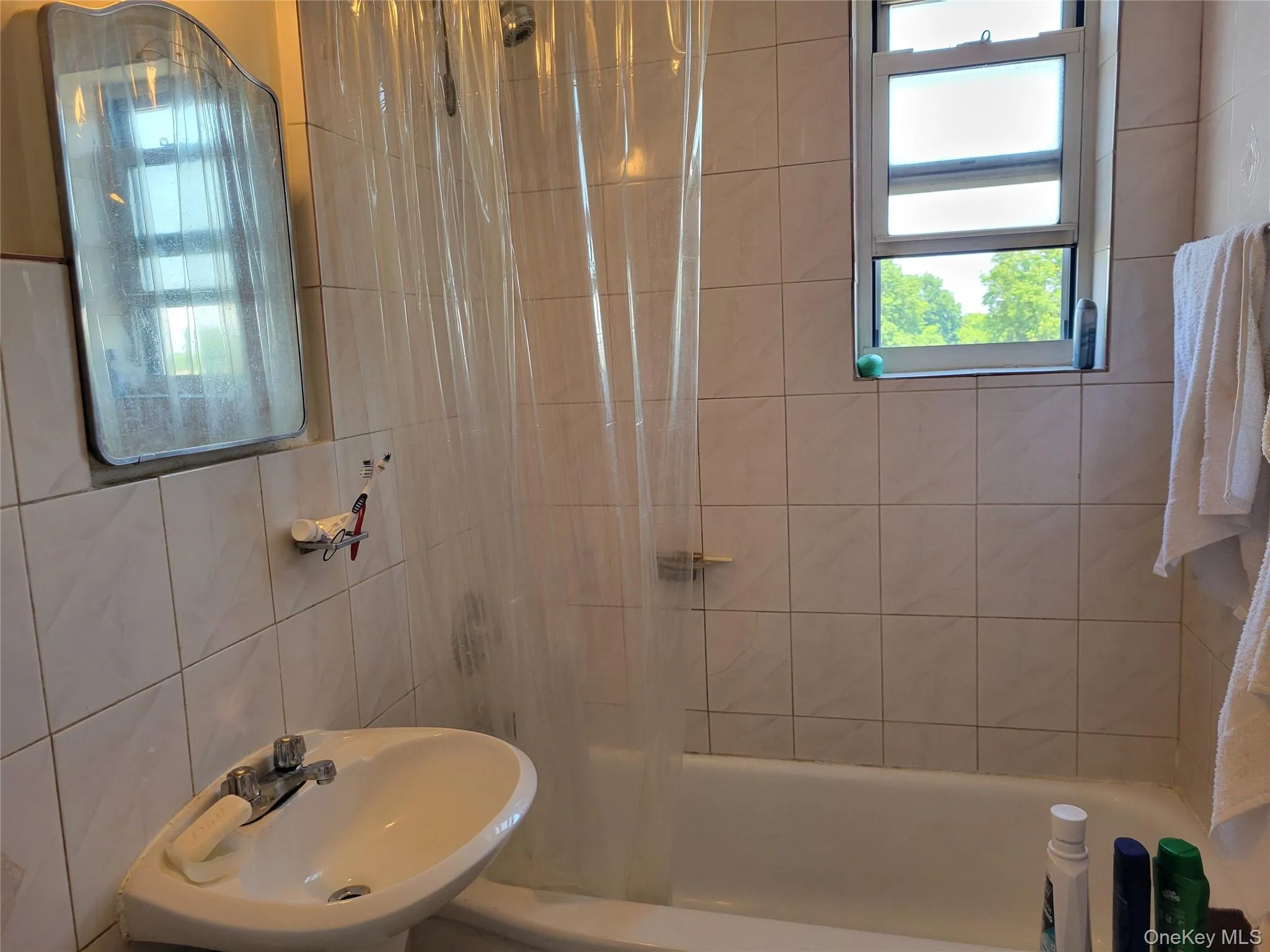 138-29 68th Drive, New York, NY, 1 Bedroom Bedrooms, 3 Rooms Rooms,1 BathroomBathrooms,Residential,For Rent,68th,0,1020251 138-29 68th Drive, New York, NY, 1 Bedroom Bedrooms, 3 Rooms Rooms,1 BathroomBathrooms,Residential,For Rent,68th,0,1020251
