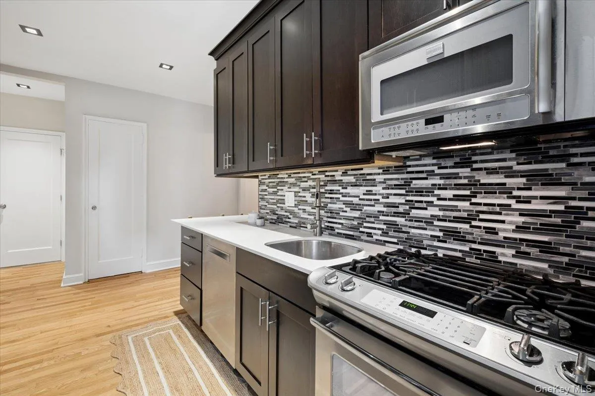 90 Bryant Avenue, White Plains, NY, 1 Bedroom Bedrooms, 4 Rooms Rooms,1 BathroomBathrooms,Residential,For Rent,Bryant,0,1020253 90 Bryant Avenue, White Plains, NY, 1 Bedroom Bedrooms, 4 Rooms Rooms,1 BathroomBathrooms,Residential,For Rent,Bryant,0,1020253