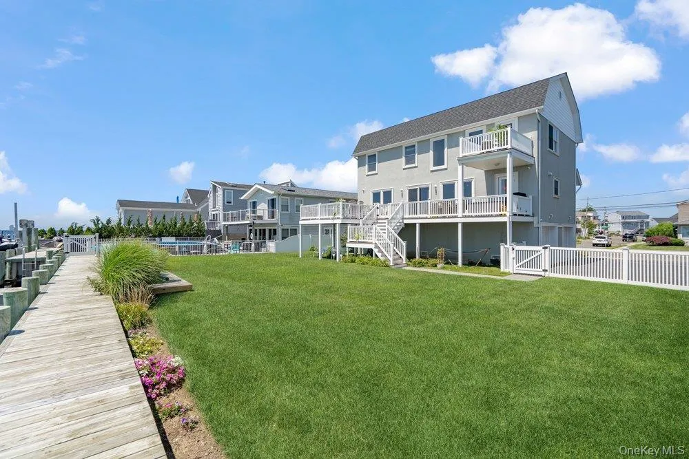 30 Milton Road, Babylon, NY, 3 Bedrooms Bedrooms, 7 Rooms Rooms,2 BathroomsBathrooms,Residential,For Rent,Milton,0,1020254 30 Milton Road, Babylon, NY, 3 Bedrooms Bedrooms, 7 Rooms Rooms,2 BathroomsBathrooms,Residential,For Rent,Milton,0,1020254