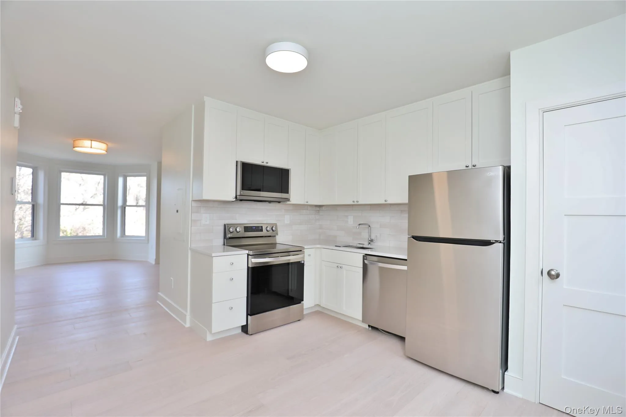 85 Broadway, Kingston, NY, 2 Bedrooms Bedrooms, 4 Rooms Rooms,1 BathroomBathrooms,Residential Lease,For Rent,Broadway,0,1020255 85 Broadway, Kingston, NY, 2 Bedrooms Bedrooms, 4 Rooms Rooms,1 BathroomBathrooms,Residential Lease,For Rent,Broadway,0,1020255