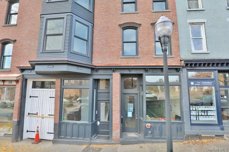 85 Broadway, Kingston, NY, 2 Bedrooms Bedrooms, 4 Rooms Rooms,1 BathroomBathrooms,Residential Lease,For Rent,Broadway,0,1020255 85 Broadway, Kingston, NY, 2 Bedrooms Bedrooms, 4 Rooms Rooms,1 BathroomBathrooms,Residential Lease,For Rent,Broadway,0,1020255