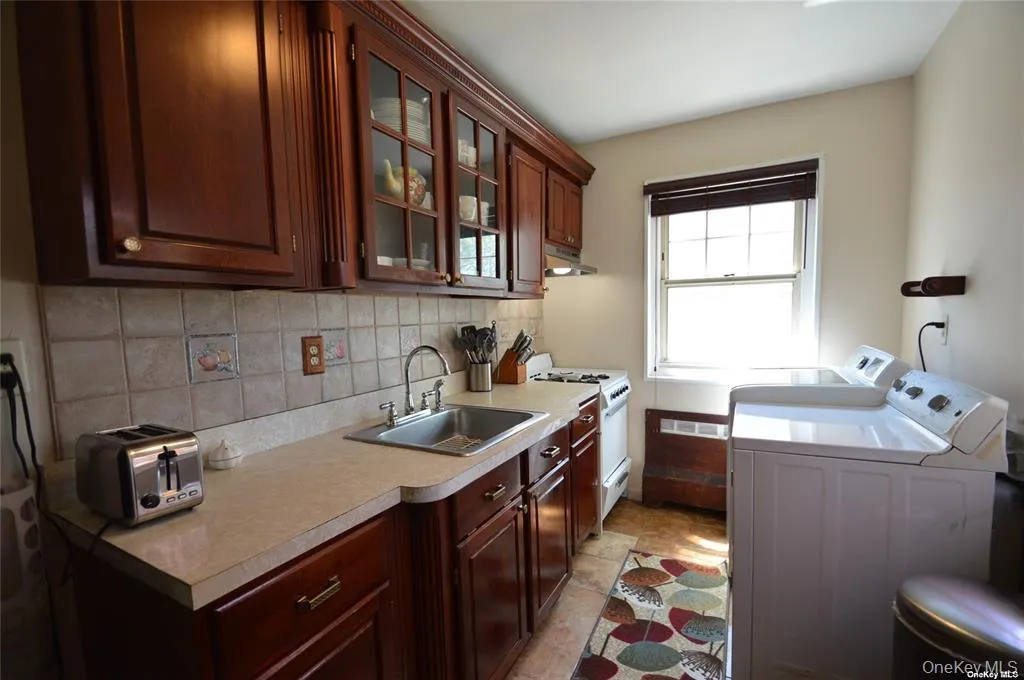 251-34 61st Avenue, New York, NY, 2 Bedrooms Bedrooms, 5 Rooms Rooms,1 BathroomBathrooms,Residential,For Rent,61st,0,1020257 251-34 61st Avenue, New York, NY, 2 Bedrooms Bedrooms, 5 Rooms Rooms,1 BathroomBathrooms,Residential,For Rent,61st,0,1020257