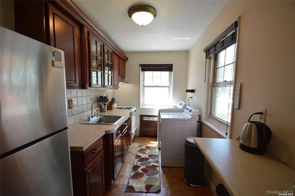 251-34 61st Avenue, New York, NY, 2 Bedrooms Bedrooms, 5 Rooms Rooms,1 BathroomBathrooms,Residential,For Rent,61st,0,1020257 251-34 61st Avenue, New York, NY, 2 Bedrooms Bedrooms, 5 Rooms Rooms,1 BathroomBathrooms,Residential,For Rent,61st,0,1020257