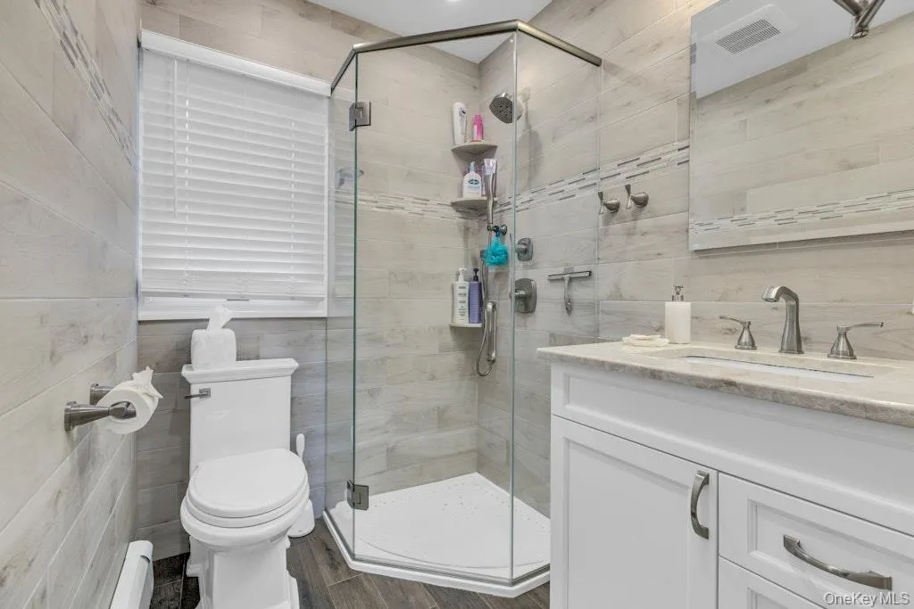 128 Stuart Street, Hempstead, NY, 3 Bedrooms Bedrooms, 6 Rooms Rooms,2 BathroomsBathrooms,Residential,For Rent,Stuart,0,1020259 128 Stuart Street, Hempstead, NY, 3 Bedrooms Bedrooms, 6 Rooms Rooms,2 BathroomsBathrooms,Residential,For Rent,Stuart,0,1020259