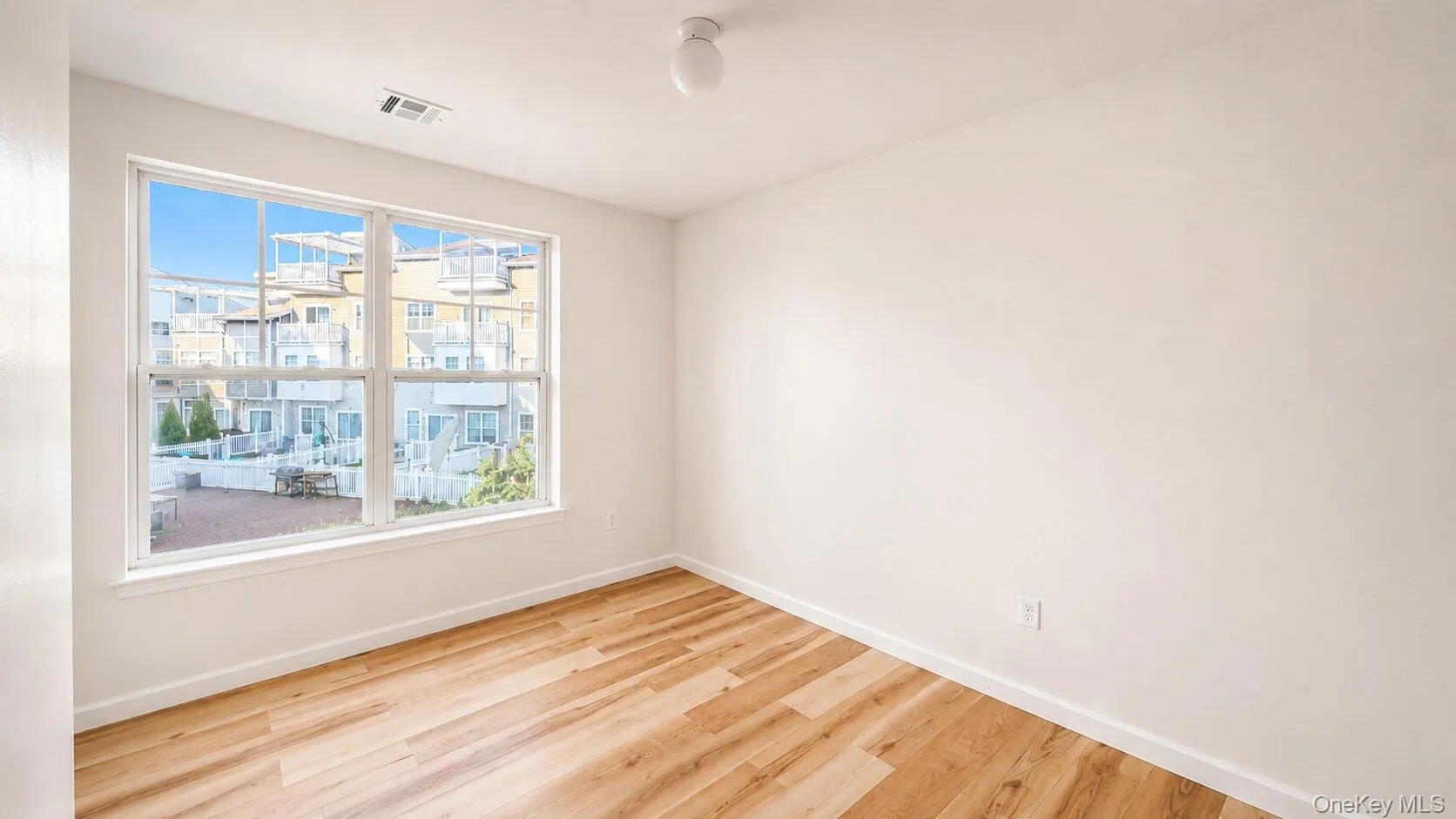 172 White Sands Way, New York, NY, 2 Bedrooms Bedrooms, 4 Rooms Rooms,1 BathroomBathrooms,Residential Lease,For Rent,White Sands,0,1020265 172 White Sands Way, New York, NY, 2 Bedrooms Bedrooms, 4 Rooms Rooms,1 BathroomBathrooms,Residential Lease,For Rent,White Sands,0,1020265