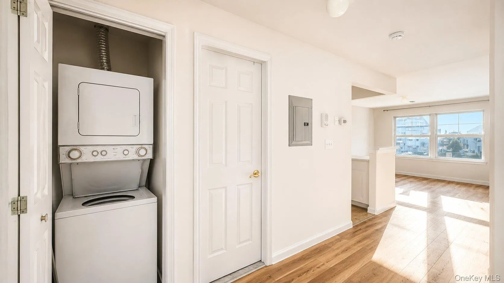 172 White Sands Way, New York, NY, 2 Bedrooms Bedrooms, 4 Rooms Rooms,1 BathroomBathrooms,Residential Lease,For Rent,White Sands,0,1020265 172 White Sands Way, New York, NY, 2 Bedrooms Bedrooms, 4 Rooms Rooms,1 BathroomBathrooms,Residential Lease,For Rent,White Sands,0,1020265