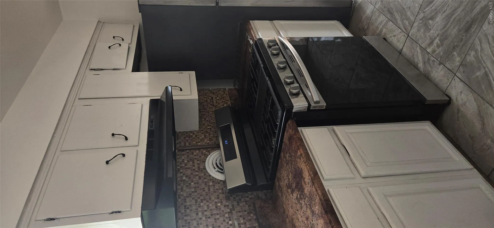 84-50 127th Street, New York, NY, 3 Bedrooms Bedrooms, 7 Rooms Rooms,1 BathroomBathrooms,Residential Lease,For Rent,127th,0,1020266 84-50 127th Street, New York, NY, 3 Bedrooms Bedrooms, 7 Rooms Rooms,1 BathroomBathrooms,Residential Lease,For Rent,127th,0,1020266