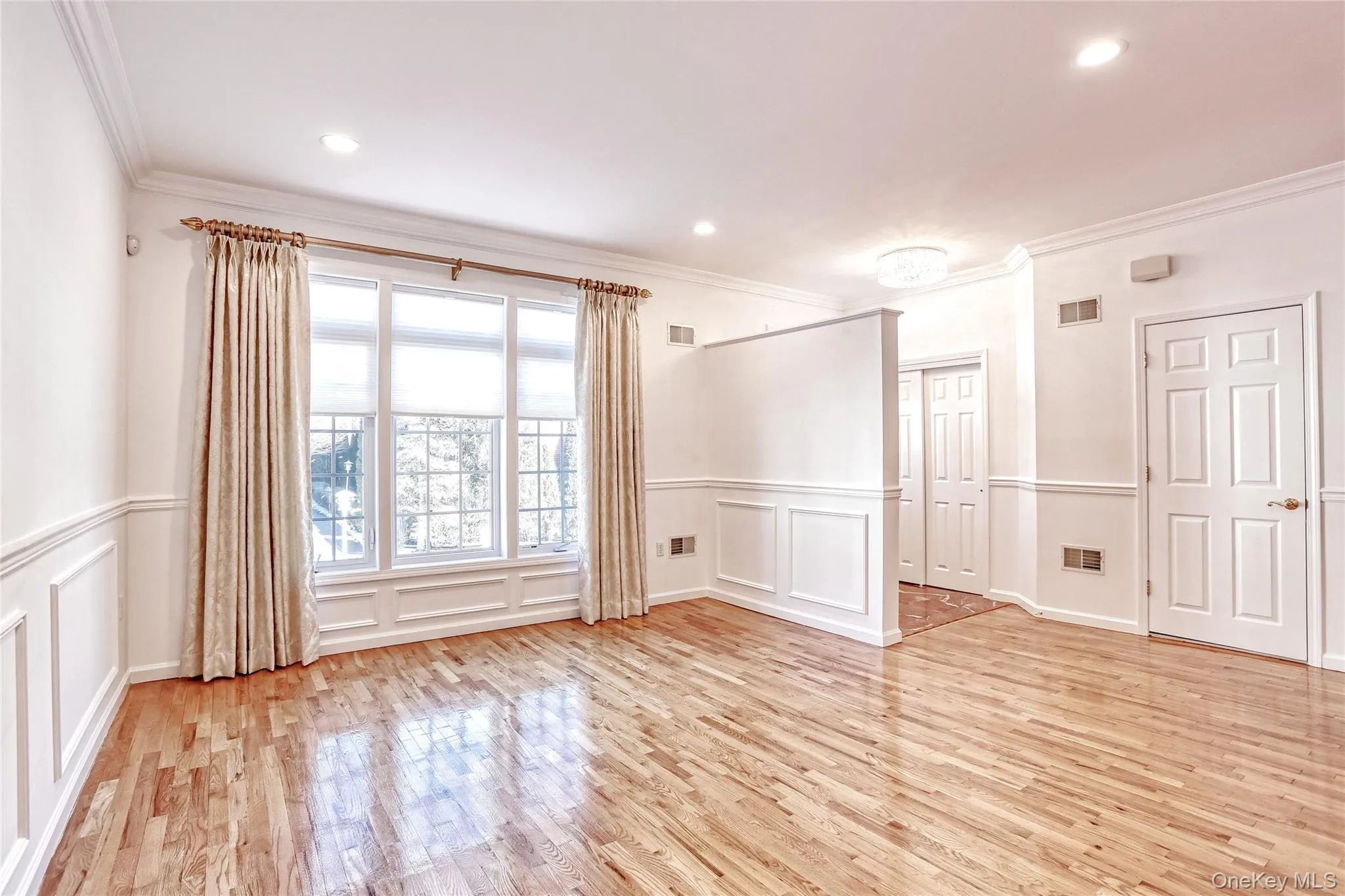 80 Alexander Court, Clarkstown, NY, 3 Bedrooms Bedrooms, 8 Rooms Rooms,3 BathroomsBathrooms,Residential Lease,For Rent,Alexander,0,1020270 80 Alexander Court, Clarkstown, NY, 3 Bedrooms Bedrooms, 8 Rooms Rooms,3 BathroomsBathrooms,Residential Lease,For Rent,Alexander,0,1020270