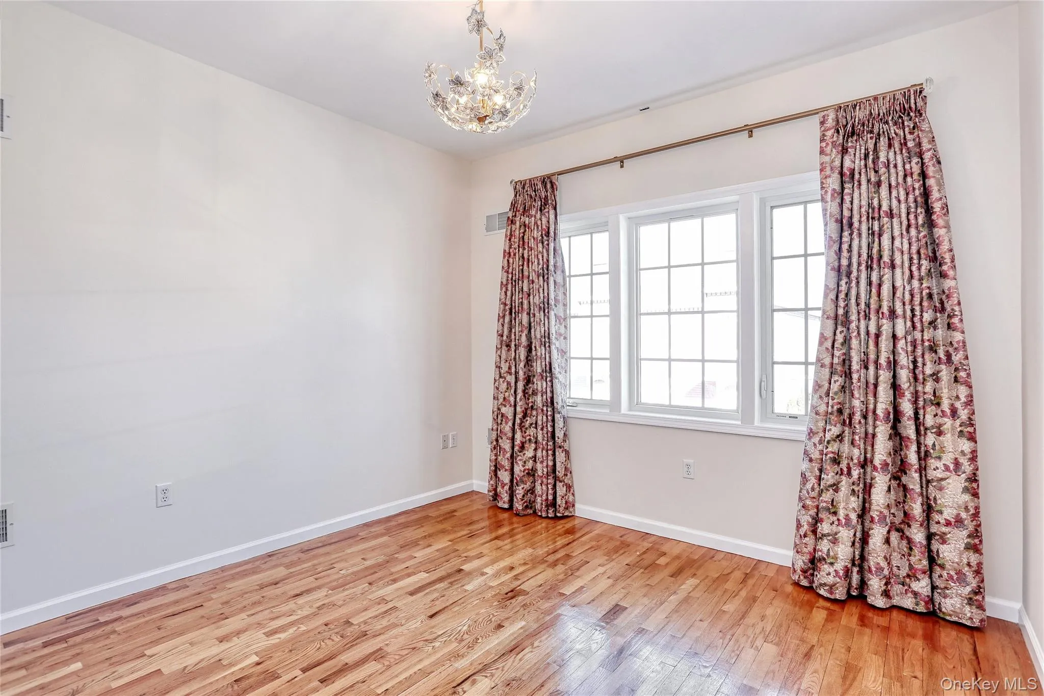 80 Alexander Court, Clarkstown, NY, 3 Bedrooms Bedrooms, 8 Rooms Rooms,3 BathroomsBathrooms,Residential Lease,For Rent,Alexander,0,1020270 80 Alexander Court, Clarkstown, NY, 3 Bedrooms Bedrooms, 8 Rooms Rooms,3 BathroomsBathrooms,Residential Lease,For Rent,Alexander,0,1020270