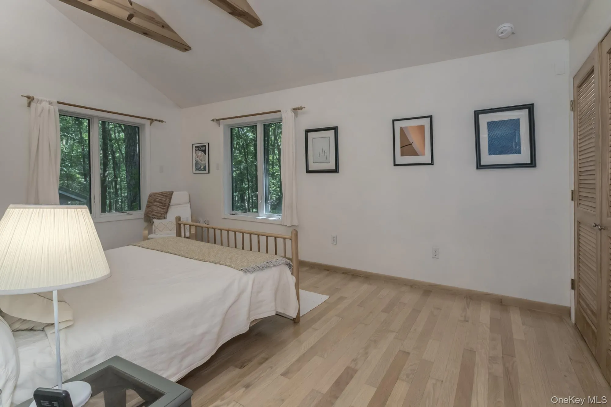 Vaulted ceilings and exposed beams Vaulted ceilings and exposed beams