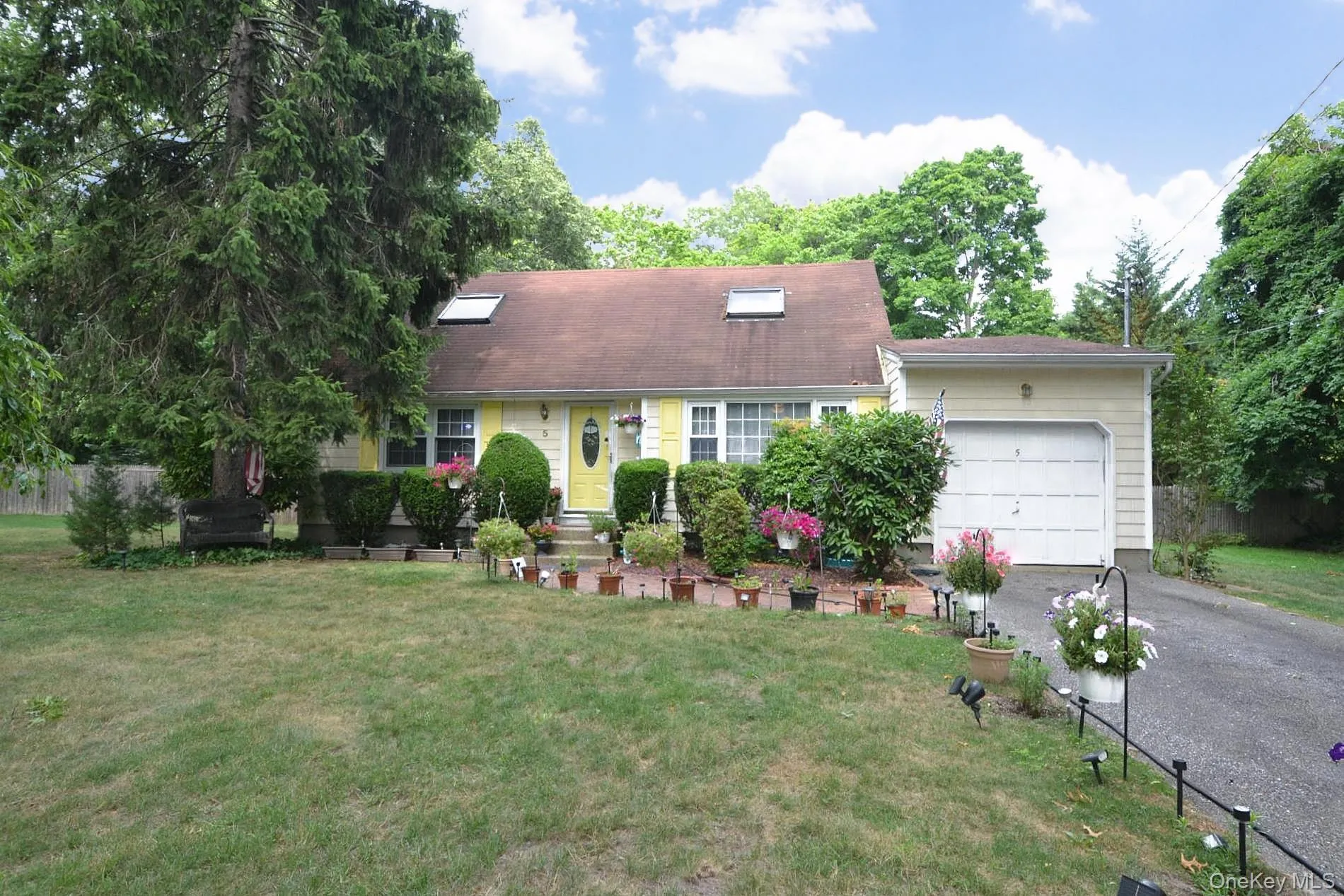 5 Radio Avenue, Brookhaven, NY, 4 Bedrooms Bedrooms, 8 Rooms Rooms,2 BathroomsBathrooms,Residential,For Rent,Radio,0,1020283 5 Radio Avenue, Brookhaven, NY, 4 Bedrooms Bedrooms, 8 Rooms Rooms,2 BathroomsBathrooms,Residential,For Rent,Radio,0,1020283