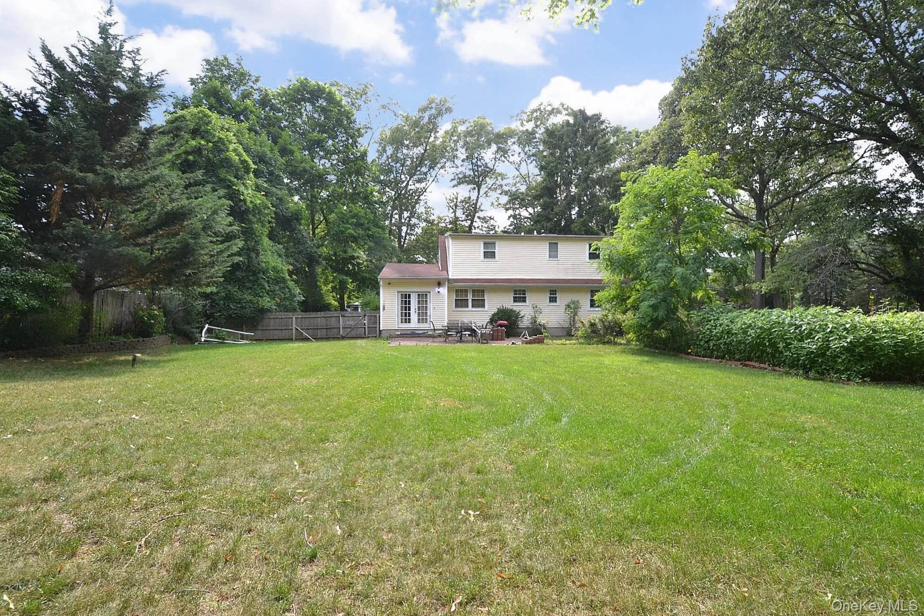 5 Radio Avenue, Brookhaven, NY, 4 Bedrooms Bedrooms, 8 Rooms Rooms,2 BathroomsBathrooms,Residential,For Rent,Radio,0,1020283 5 Radio Avenue, Brookhaven, NY, 4 Bedrooms Bedrooms, 8 Rooms Rooms,2 BathroomsBathrooms,Residential,For Rent,Radio,0,1020283