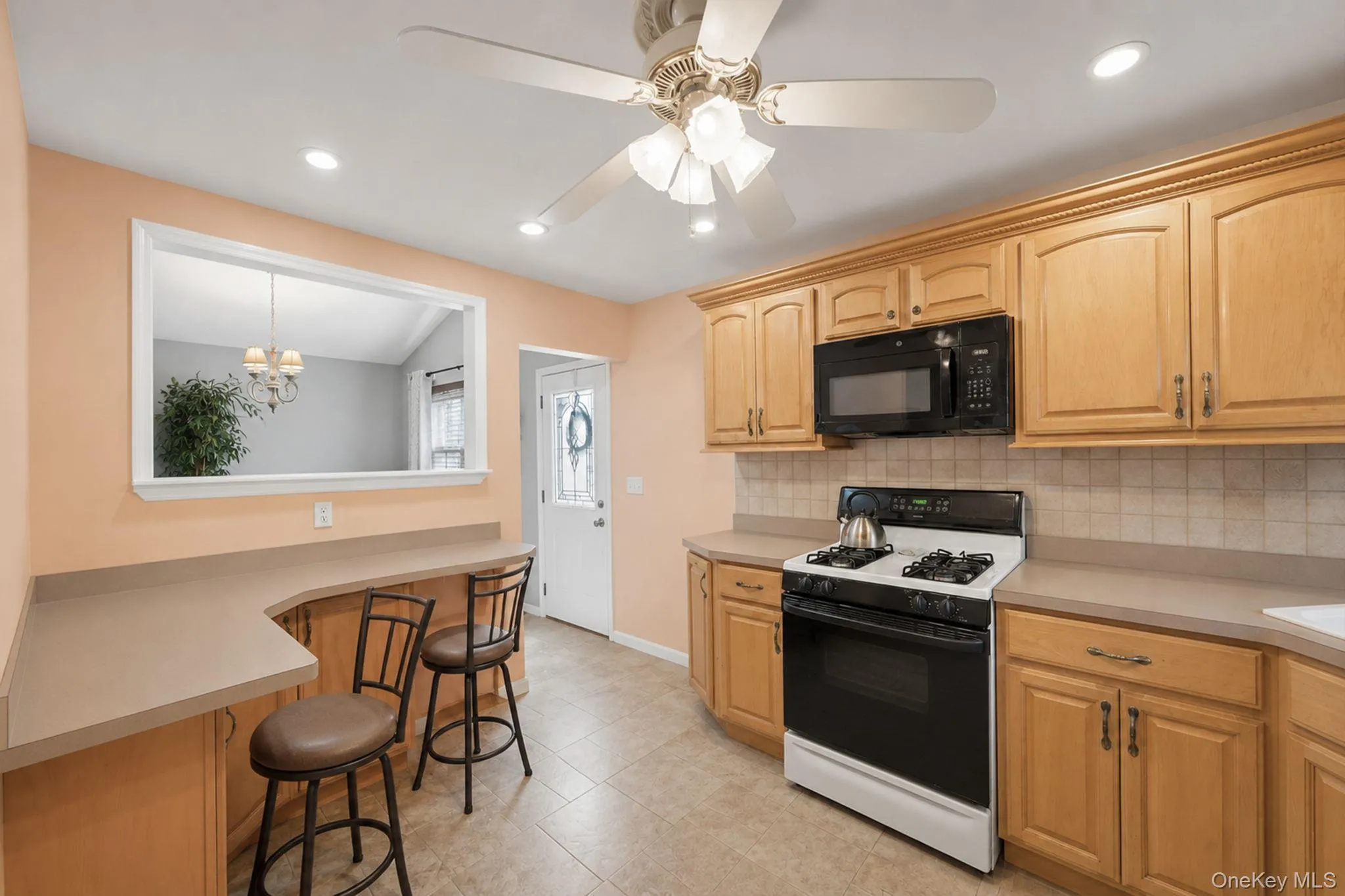 33 Wilshire Drive, Babylon, NY, 4 Bedrooms Bedrooms, 12 Rooms Rooms,3 BathroomsBathrooms,Residential,For Rent,Wilshire,0,1020284 33 Wilshire Drive, Babylon, NY, 4 Bedrooms Bedrooms, 12 Rooms Rooms,3 BathroomsBathrooms,Residential,For Rent,Wilshire,0,1020284