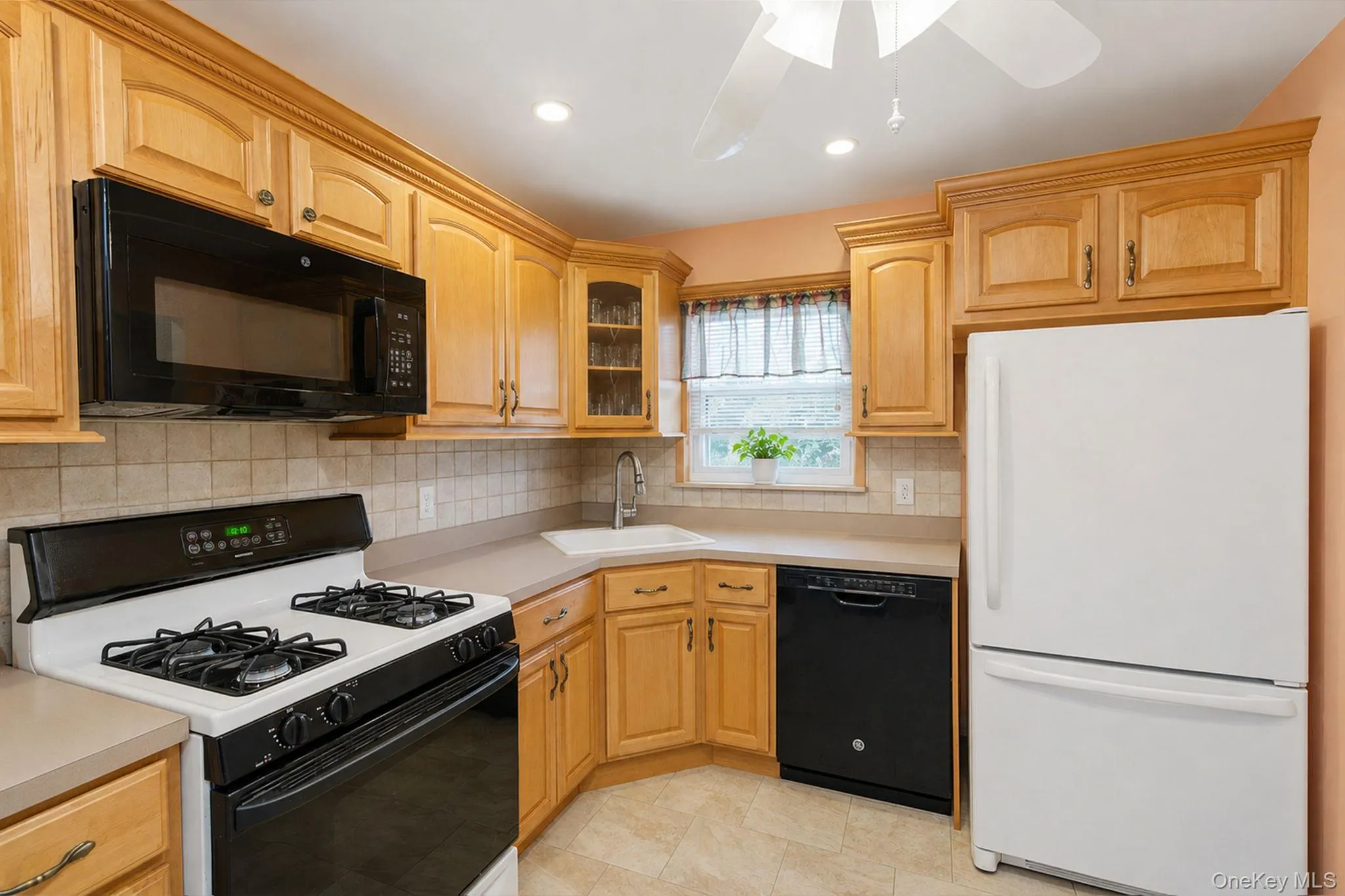 33 Wilshire Drive, Babylon, NY, 4 Bedrooms Bedrooms, 12 Rooms Rooms,3 BathroomsBathrooms,Residential,For Rent,Wilshire,0,1020284 33 Wilshire Drive, Babylon, NY, 4 Bedrooms Bedrooms, 12 Rooms Rooms,3 BathroomsBathrooms,Residential,For Rent,Wilshire,0,1020284