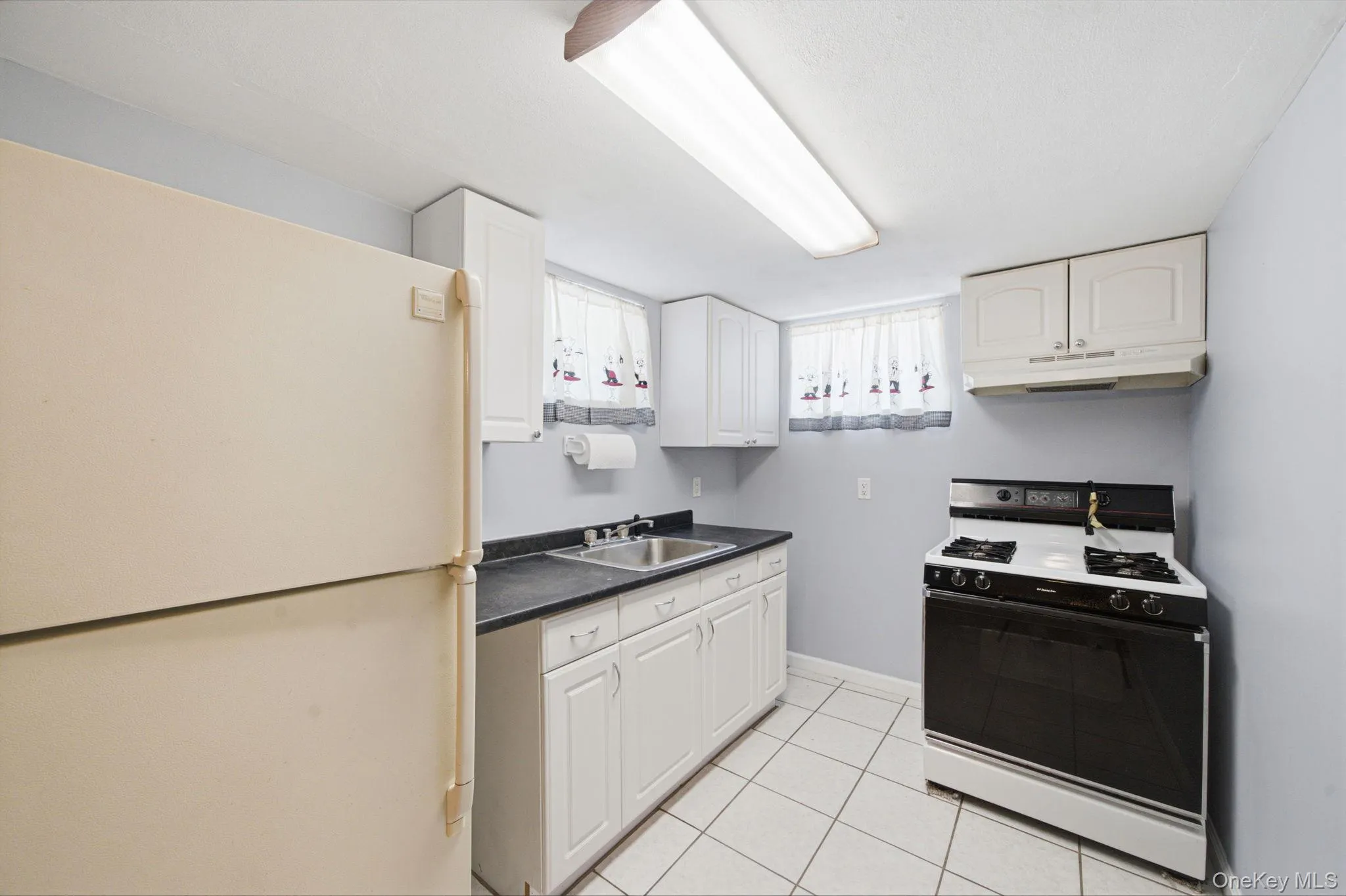 33 Wilshire Drive, Babylon, NY, 4 Bedrooms Bedrooms, 12 Rooms Rooms,3 BathroomsBathrooms,Residential,For Rent,Wilshire,0,1020284 33 Wilshire Drive, Babylon, NY, 4 Bedrooms Bedrooms, 12 Rooms Rooms,3 BathroomsBathrooms,Residential,For Rent,Wilshire,0,1020284
