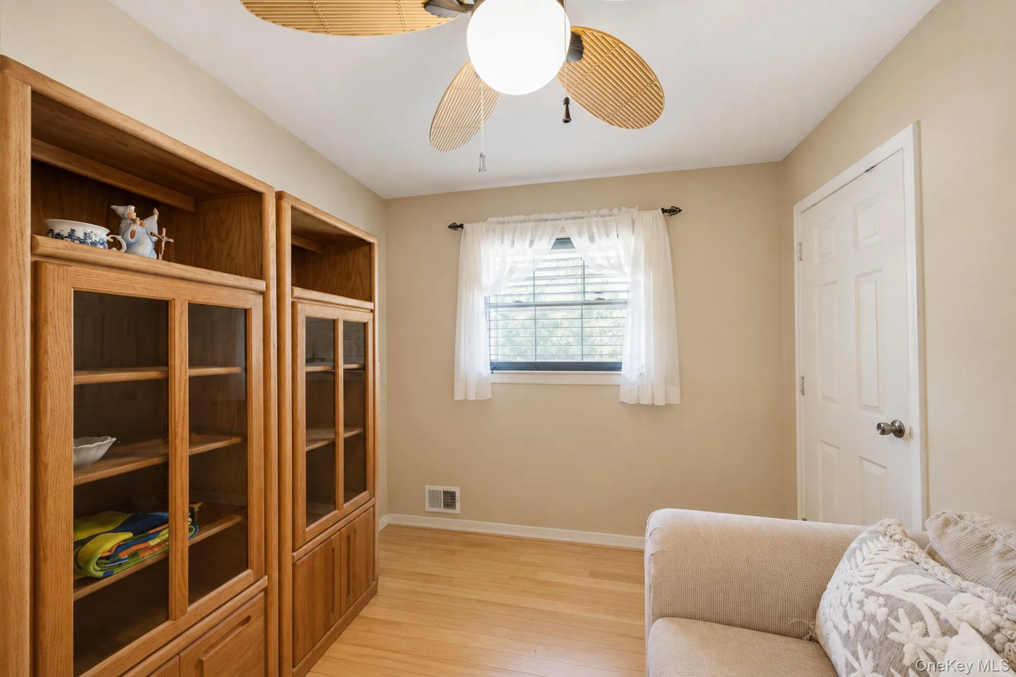 33 Wilshire Drive, Babylon, NY, 4 Bedrooms Bedrooms, 12 Rooms Rooms,3 BathroomsBathrooms,Residential,For Rent,Wilshire,0,1020284 33 Wilshire Drive, Babylon, NY, 4 Bedrooms Bedrooms, 12 Rooms Rooms,3 BathroomsBathrooms,Residential,For Rent,Wilshire,0,1020284