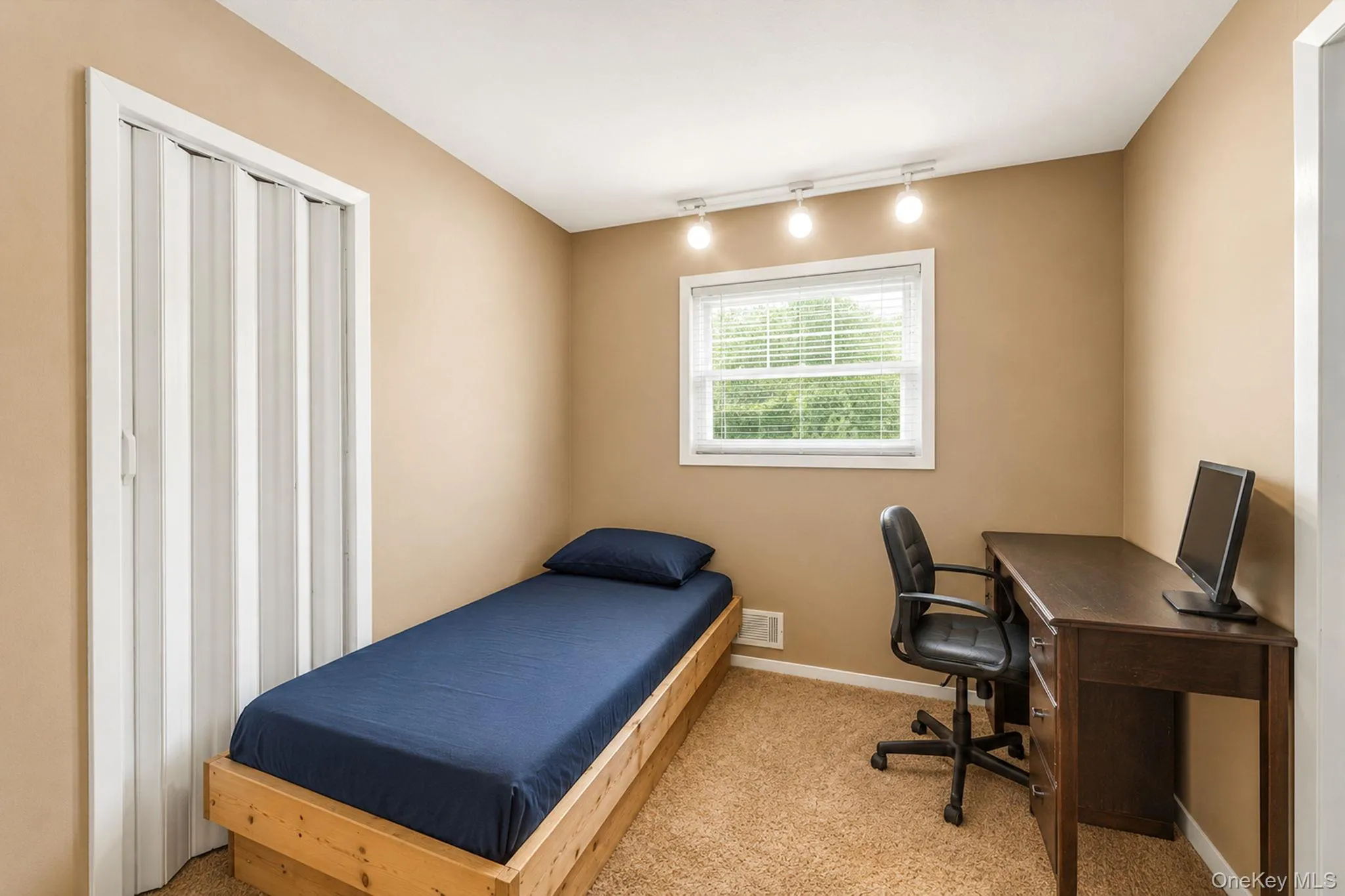 33 Wilshire Drive, Babylon, NY, 4 Bedrooms Bedrooms, 12 Rooms Rooms,3 BathroomsBathrooms,Residential,For Rent,Wilshire,0,1020284 33 Wilshire Drive, Babylon, NY, 4 Bedrooms Bedrooms, 12 Rooms Rooms,3 BathroomsBathrooms,Residential,For Rent,Wilshire,0,1020284
