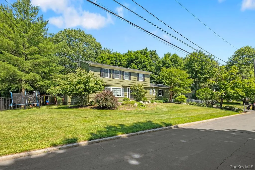 21 Ardsley Drive, Clarkstown, NY, 4 Bedrooms Bedrooms, 13 Rooms Rooms,2 BathroomsBathrooms,Residential,For Rent,Ardsley,0,1020287 21 Ardsley Drive, Clarkstown, NY, 4 Bedrooms Bedrooms, 13 Rooms Rooms,2 BathroomsBathrooms,Residential,For Rent,Ardsley,0,1020287