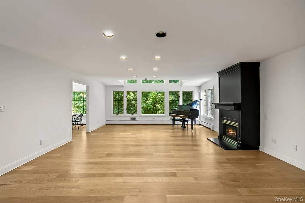 21 Ardsley Drive, Clarkstown, NY, 4 Bedrooms Bedrooms, 13 Rooms Rooms,2 BathroomsBathrooms,Residential,For Rent,Ardsley,0,1020287 21 Ardsley Drive, Clarkstown, NY, 4 Bedrooms Bedrooms, 13 Rooms Rooms,2 BathroomsBathrooms,Residential,For Rent,Ardsley,0,1020287