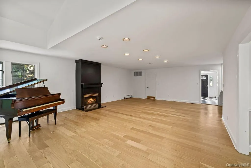 21 Ardsley Drive, Clarkstown, NY, 4 Bedrooms Bedrooms, 13 Rooms Rooms,2 BathroomsBathrooms,Residential,For Rent,Ardsley,0,1020287 21 Ardsley Drive, Clarkstown, NY, 4 Bedrooms Bedrooms, 13 Rooms Rooms,2 BathroomsBathrooms,Residential,For Rent,Ardsley,0,1020287
