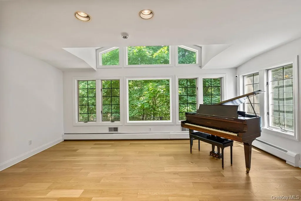 21 Ardsley Drive, Clarkstown, NY, 4 Bedrooms Bedrooms, 13 Rooms Rooms,2 BathroomsBathrooms,Residential,For Rent,Ardsley,0,1020287 21 Ardsley Drive, Clarkstown, NY, 4 Bedrooms Bedrooms, 13 Rooms Rooms,2 BathroomsBathrooms,Residential,For Rent,Ardsley,0,1020287