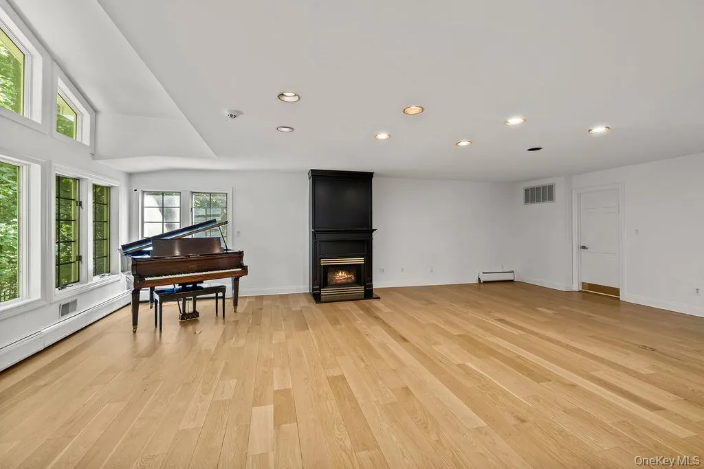 21 Ardsley Drive, Clarkstown, NY, 4 Bedrooms Bedrooms, 13 Rooms Rooms,2 BathroomsBathrooms,Residential,For Rent,Ardsley,0,1020287 21 Ardsley Drive, Clarkstown, NY, 4 Bedrooms Bedrooms, 13 Rooms Rooms,2 BathroomsBathrooms,Residential,For Rent,Ardsley,0,1020287