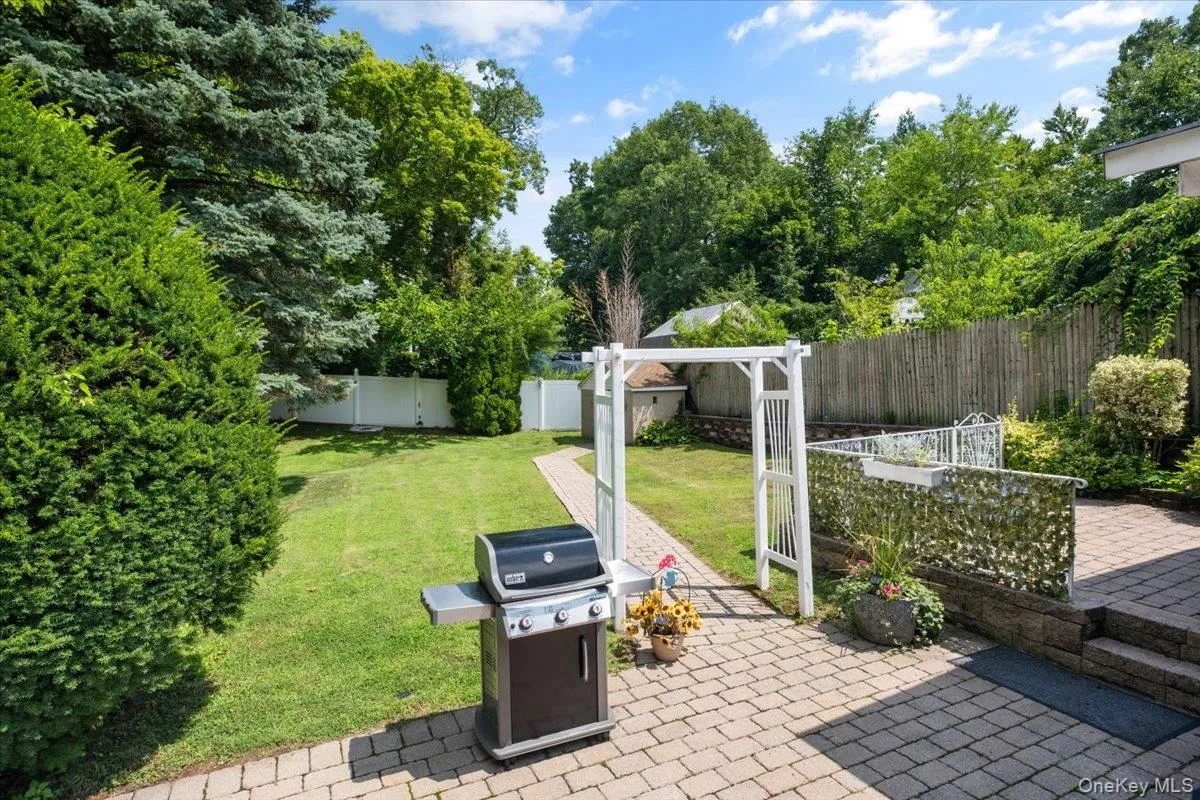 36 Shelburne Road, Yonkers, NY, 3 Bedrooms Bedrooms, 8 Rooms Rooms,3 BathroomsBathrooms,Residential,For Rent,Shelburne,0,1020290 36 Shelburne Road, Yonkers, NY, 3 Bedrooms Bedrooms, 8 Rooms Rooms,3 BathroomsBathrooms,Residential,For Rent,Shelburne,0,1020290