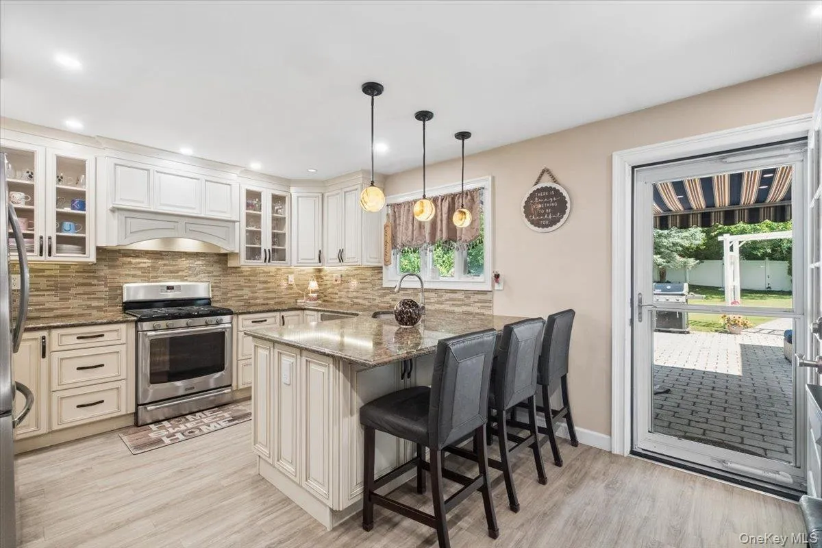 36 Shelburne Road, Yonkers, NY, 3 Bedrooms Bedrooms, 8 Rooms Rooms,3 BathroomsBathrooms,Residential,For Rent,Shelburne,0,1020290 36 Shelburne Road, Yonkers, NY, 3 Bedrooms Bedrooms, 8 Rooms Rooms,3 BathroomsBathrooms,Residential,For Rent,Shelburne,0,1020290