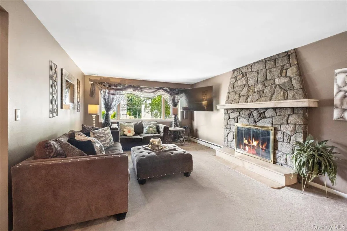36 Shelburne Road, Yonkers, NY, 3 Bedrooms Bedrooms, 8 Rooms Rooms,3 BathroomsBathrooms,Residential,For Rent,Shelburne,0,1020290 36 Shelburne Road, Yonkers, NY, 3 Bedrooms Bedrooms, 8 Rooms Rooms,3 BathroomsBathrooms,Residential,For Rent,Shelburne,0,1020290