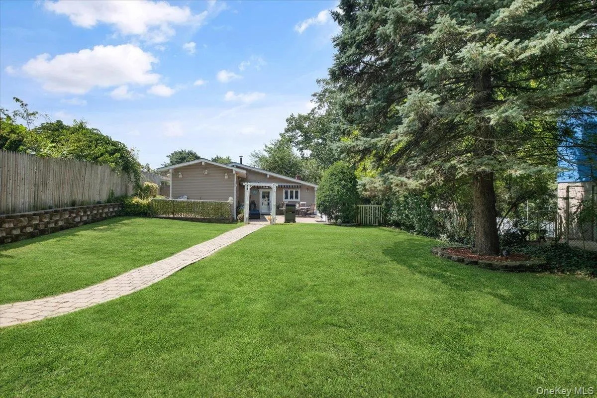 36 Shelburne Road, Yonkers, NY, 3 Bedrooms Bedrooms, 8 Rooms Rooms,3 BathroomsBathrooms,Residential,For Rent,Shelburne,0,1020290 36 Shelburne Road, Yonkers, NY, 3 Bedrooms Bedrooms, 8 Rooms Rooms,3 BathroomsBathrooms,Residential,For Rent,Shelburne,0,1020290