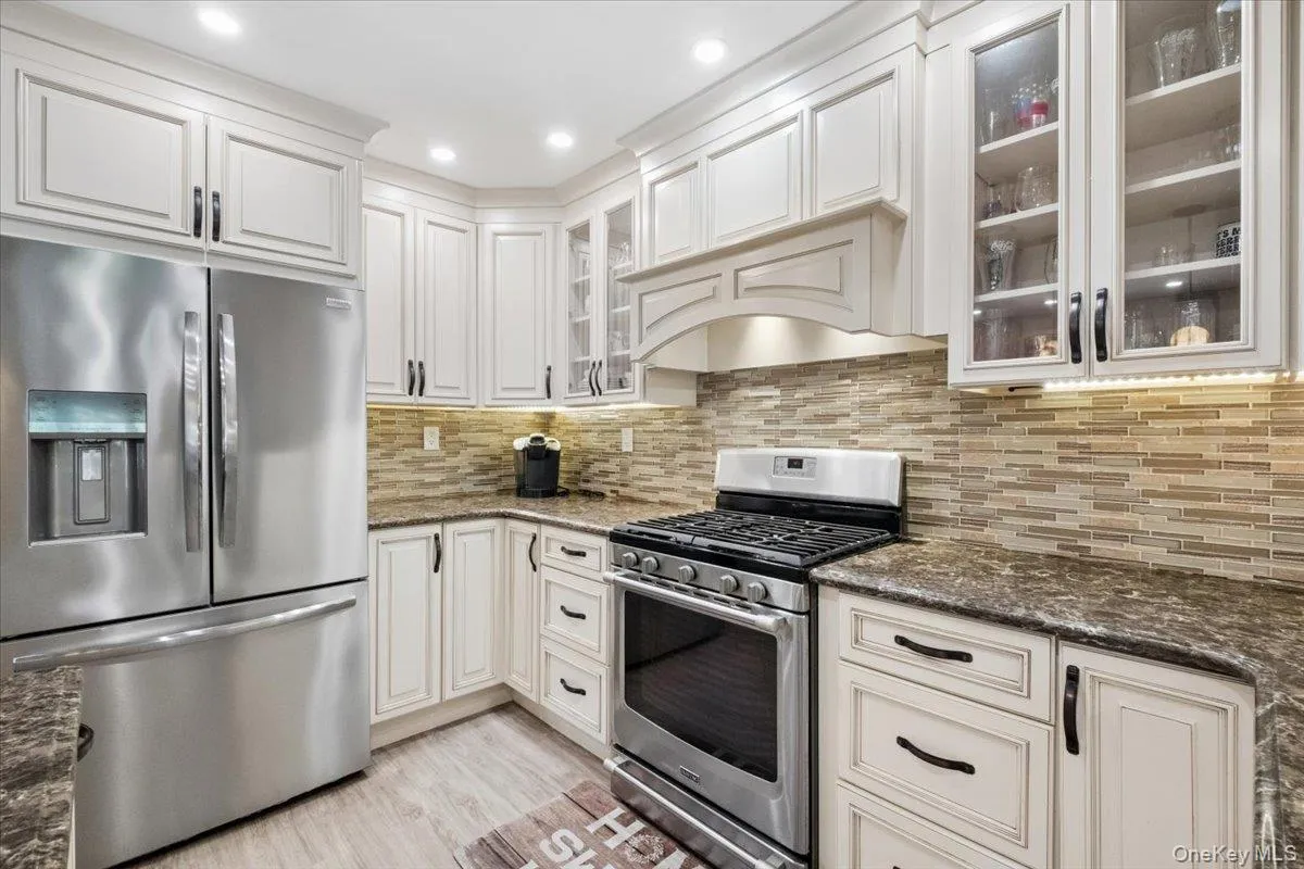 36 Shelburne Road, Yonkers, NY, 3 Bedrooms Bedrooms, 8 Rooms Rooms,3 BathroomsBathrooms,Residential,For Rent,Shelburne,0,1020290 36 Shelburne Road, Yonkers, NY, 3 Bedrooms Bedrooms, 8 Rooms Rooms,3 BathroomsBathrooms,Residential,For Rent,Shelburne,0,1020290