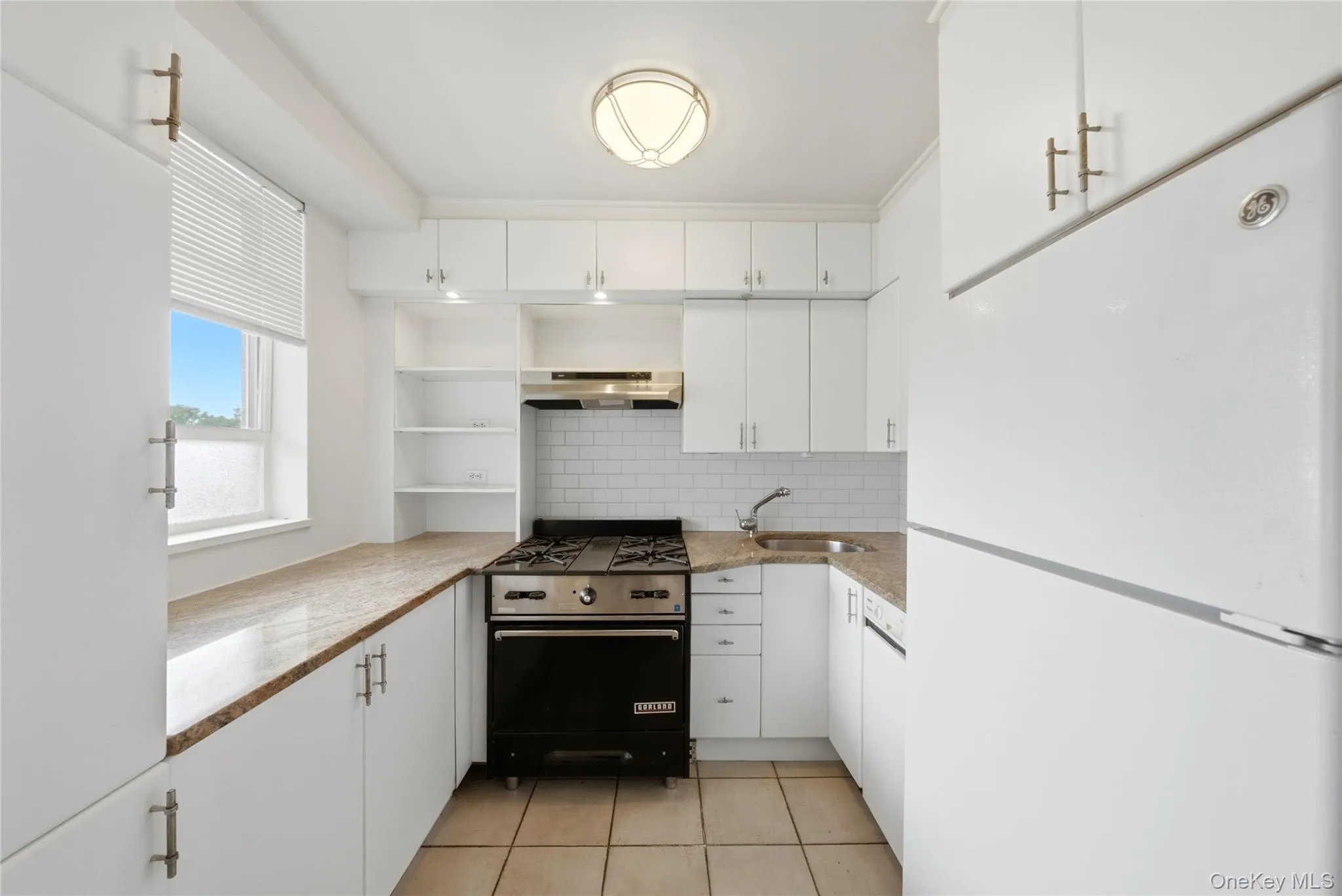 2575 Palisade Avenue, New York, NY, 1 Bedroom Bedrooms, 5 Rooms Rooms,1 BathroomBathrooms,Residential,For Rent,Palisade,0,1020293 2575 Palisade Avenue, New York, NY, 1 Bedroom Bedrooms, 5 Rooms Rooms,1 BathroomBathrooms,Residential,For Rent,Palisade,0,1020293