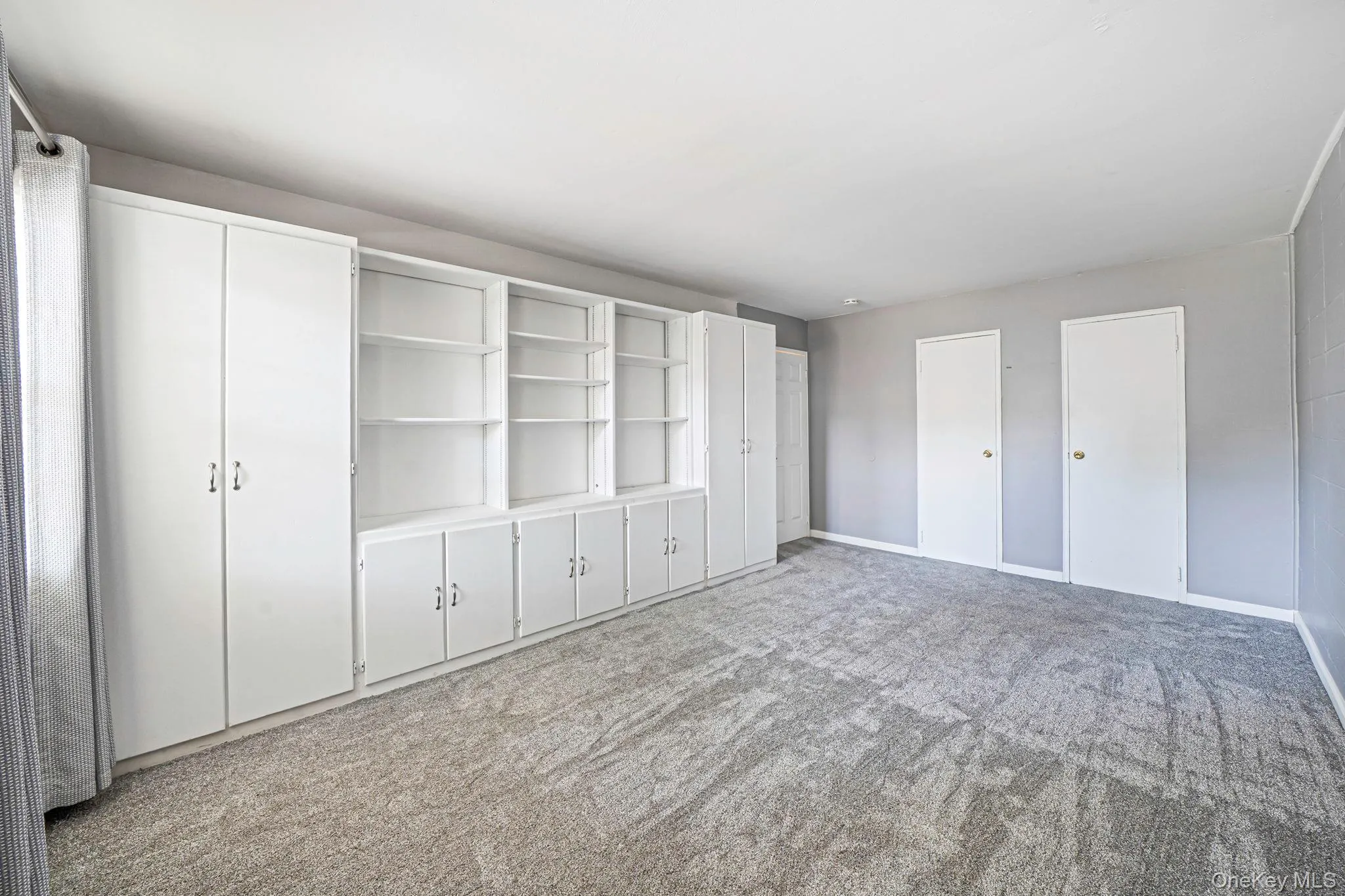 2 Closets 2 Closets
