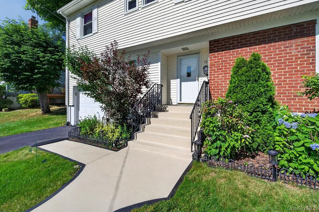 11 Oakridge Road, Greenburgh, NY, 3 Bedrooms Bedrooms, 8 Rooms Rooms,2 BathroomsBathrooms,Residential,For Rent,Oakridge,0,1020296 11 Oakridge Road, Greenburgh, NY, 3 Bedrooms Bedrooms, 8 Rooms Rooms,2 BathroomsBathrooms,Residential,For Rent,Oakridge,0,1020296