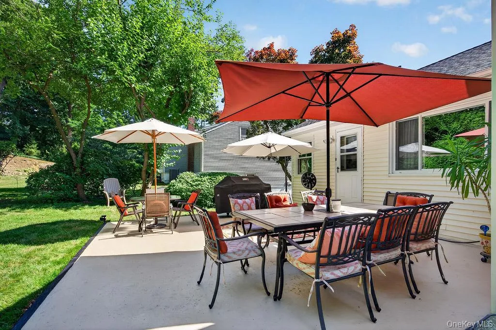 11 Oakridge Road, Greenburgh, NY, 3 Bedrooms Bedrooms, 8 Rooms Rooms,2 BathroomsBathrooms,Residential,For Rent,Oakridge,0,1020296 11 Oakridge Road, Greenburgh, NY, 3 Bedrooms Bedrooms, 8 Rooms Rooms,2 BathroomsBathrooms,Residential,For Rent,Oakridge,0,1020296