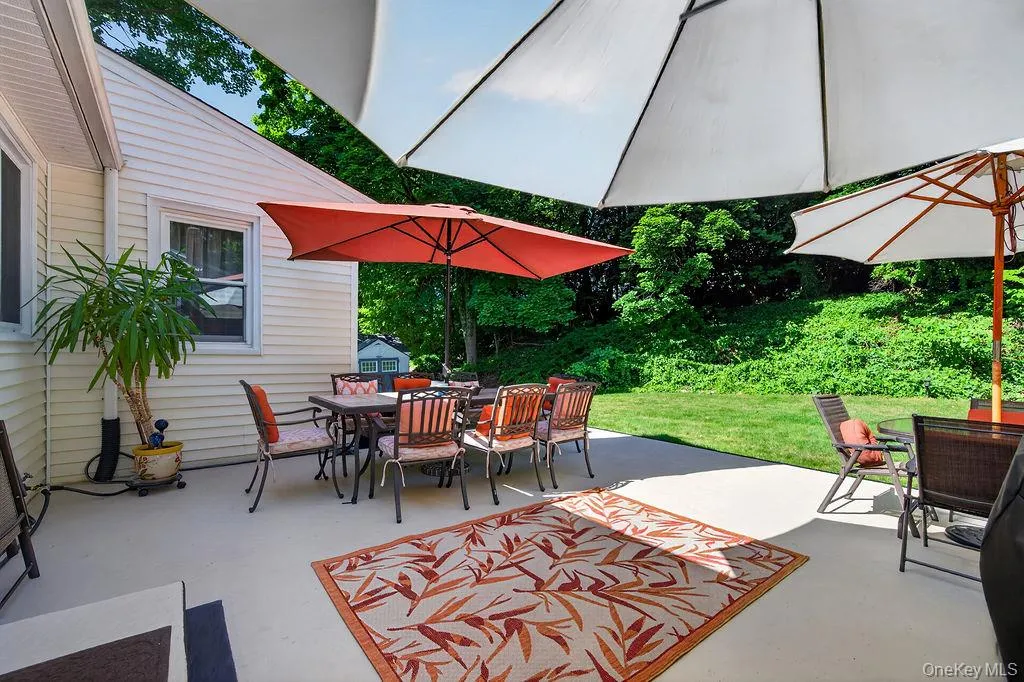 fantastic backyard with patio makes for great entertaining fantastic backyard with patio makes for great entertaining
