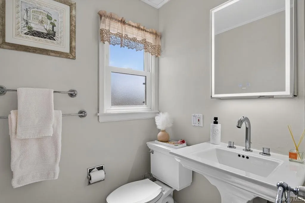 11 Oakridge Road, Greenburgh, NY, 3 Bedrooms Bedrooms, 8 Rooms Rooms,2 BathroomsBathrooms,Residential,For Rent,Oakridge,0,1020296 11 Oakridge Road, Greenburgh, NY, 3 Bedrooms Bedrooms, 8 Rooms Rooms,2 BathroomsBathrooms,Residential,For Rent,Oakridge,0,1020296