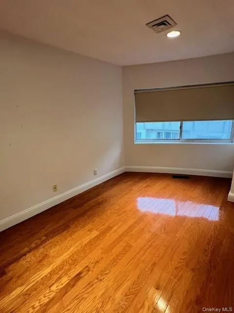 100 Cuttermill Road, North Hempstead, NY, 2 Bedrooms Bedrooms, 5 Rooms Rooms,2 BathroomsBathrooms,Residential Lease,For Rent,Cuttermill,0,1020297 100 Cuttermill Road, North Hempstead, NY, 2 Bedrooms Bedrooms, 5 Rooms Rooms,2 BathroomsBathrooms,Residential Lease,For Rent,Cuttermill,0,1020297