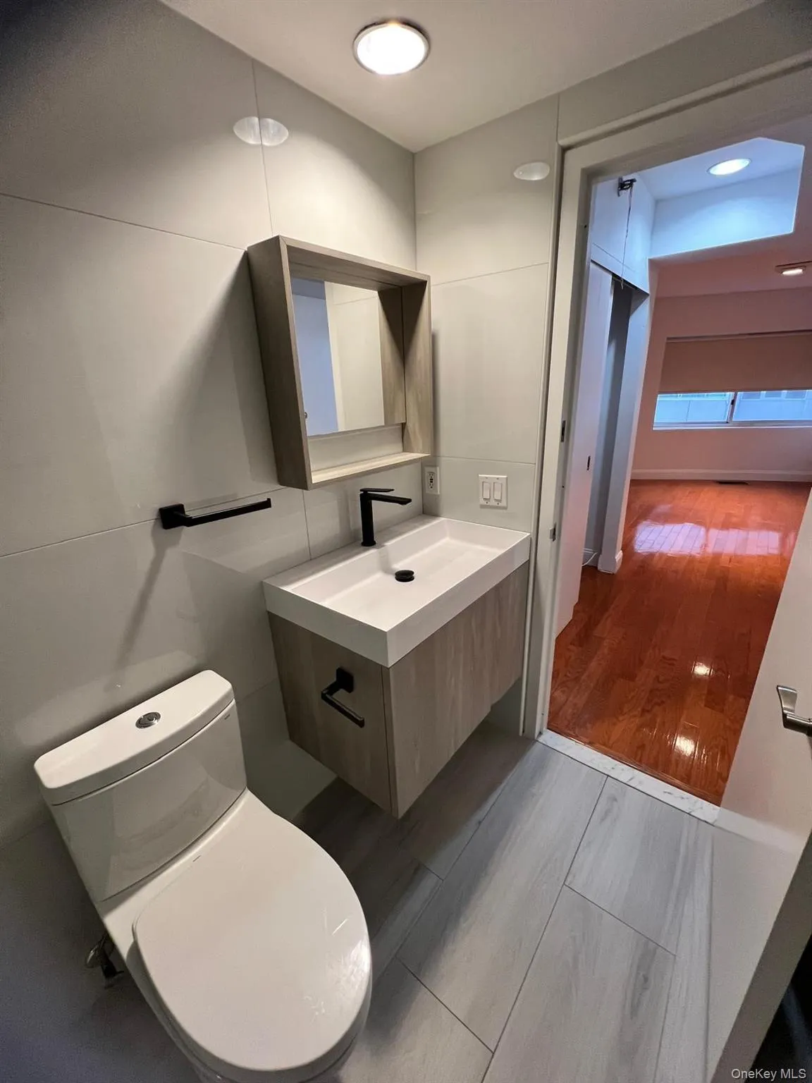 100 Cuttermill Road, North Hempstead, NY, 2 Bedrooms Bedrooms, 5 Rooms Rooms,2 BathroomsBathrooms,Residential Lease,For Rent,Cuttermill,0,1020297 100 Cuttermill Road, North Hempstead, NY, 2 Bedrooms Bedrooms, 5 Rooms Rooms,2 BathroomsBathrooms,Residential Lease,For Rent,Cuttermill,0,1020297