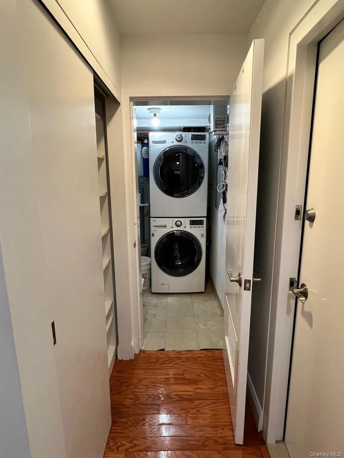 100 Cuttermill Road, North Hempstead, NY, 2 Bedrooms Bedrooms, 5 Rooms Rooms,2 BathroomsBathrooms,Residential Lease,For Rent,Cuttermill,0,1020297 100 Cuttermill Road, North Hempstead, NY, 2 Bedrooms Bedrooms, 5 Rooms Rooms,2 BathroomsBathrooms,Residential Lease,For Rent,Cuttermill,0,1020297
