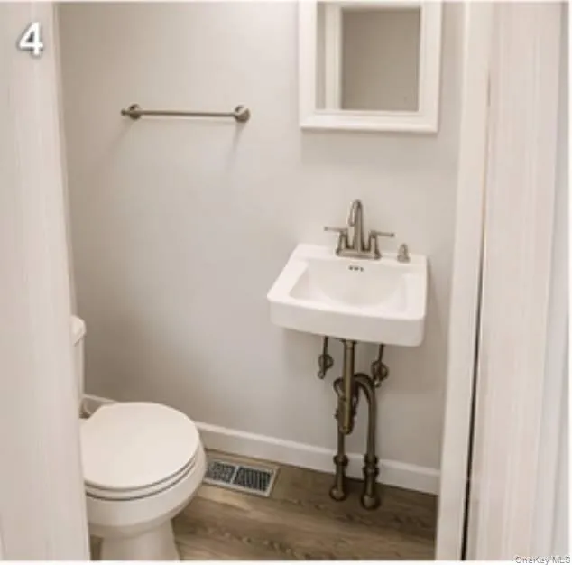 133 Royal Avenue, Southampton, NY, 3 Bedrooms Bedrooms, 4 Rooms Rooms,2 BathroomsBathrooms,Residential Lease,For Rent,Royal,0,1020305 133 Royal Avenue, Southampton, NY, 3 Bedrooms Bedrooms, 4 Rooms Rooms,2 BathroomsBathrooms,Residential Lease,For Rent,Royal,0,1020305