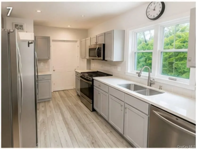 133 Royal Avenue, Southampton, NY, 3 Bedrooms Bedrooms, 4 Rooms Rooms,2 BathroomsBathrooms,Residential Lease,For Rent,Royal,0,1020305 133 Royal Avenue, Southampton, NY, 3 Bedrooms Bedrooms, 4 Rooms Rooms,2 BathroomsBathrooms,Residential Lease,For Rent,Royal,0,1020305