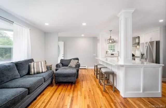 22 Babylon Drive, Brookhaven, NY, 3 Bedrooms Bedrooms, 6 Rooms Rooms,2 BathroomsBathrooms,Residential,For Rent,Babylon,0,1020306 22 Babylon Drive, Brookhaven, NY, 3 Bedrooms Bedrooms, 6 Rooms Rooms,2 BathroomsBathrooms,Residential,For Rent,Babylon,0,1020306