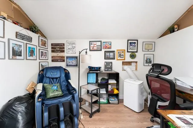 Shed - used as "office: Shed - used as "office: