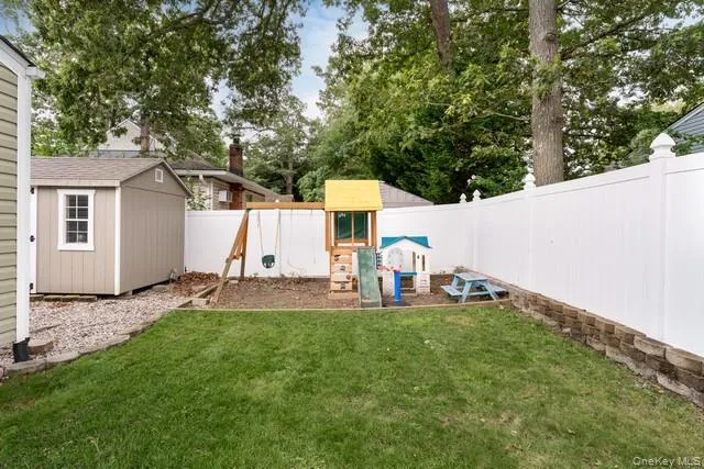 22 Babylon Drive, Brookhaven, NY, 3 Bedrooms Bedrooms, 6 Rooms Rooms,2 BathroomsBathrooms,Residential,For Rent,Babylon,0,1020306 22 Babylon Drive, Brookhaven, NY, 3 Bedrooms Bedrooms, 6 Rooms Rooms,2 BathroomsBathrooms,Residential,For Rent,Babylon,0,1020306