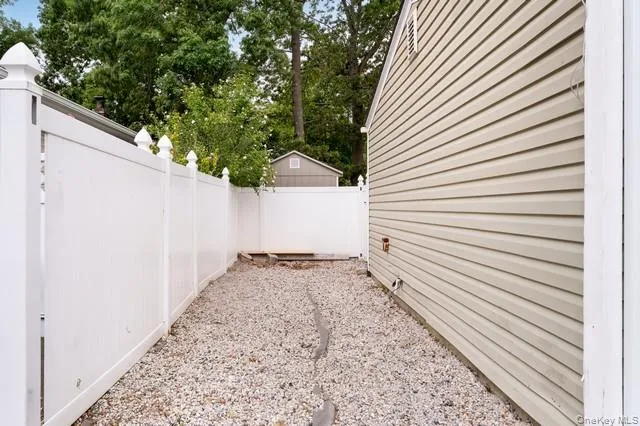 22 Babylon Drive, Brookhaven, NY, 3 Bedrooms Bedrooms, 6 Rooms Rooms,2 BathroomsBathrooms,Residential,For Rent,Babylon,0,1020306 22 Babylon Drive, Brookhaven, NY, 3 Bedrooms Bedrooms, 6 Rooms Rooms,2 BathroomsBathrooms,Residential,For Rent,Babylon,0,1020306