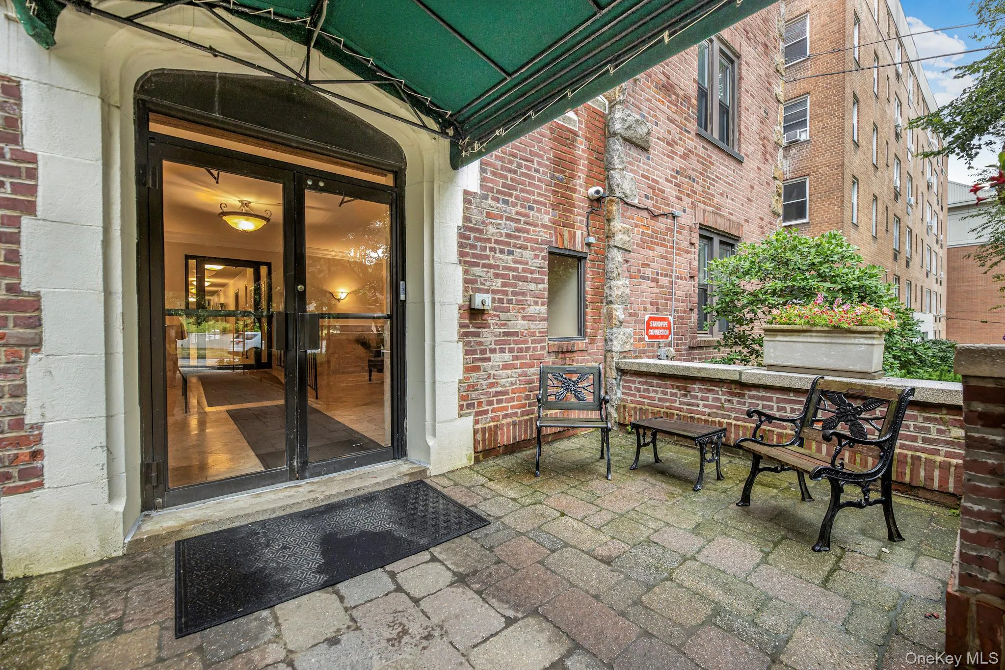 42 Barker Avenue, White Plains, NY, 1 Bedroom Bedrooms, 3 Rooms Rooms,1 BathroomBathrooms,Residential Lease,For Rent,Barker,0,1020310 42 Barker Avenue, White Plains, NY, 1 Bedroom Bedrooms, 3 Rooms Rooms,1 BathroomBathrooms,Residential Lease,For Rent,Barker,0,1020310
