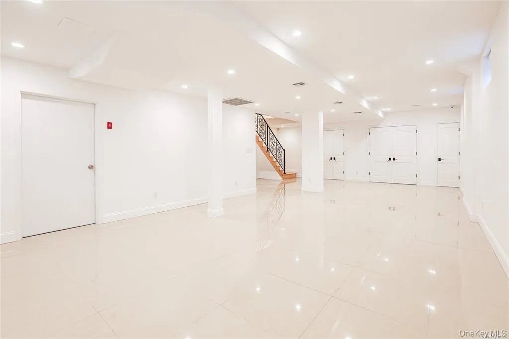 27 Elliot Road, North Hempstead, NY, 4 Bedrooms Bedrooms, 8 Rooms Rooms,4 BathroomsBathrooms,Residential Lease,For Rent,Elliot,0,1020313 27 Elliot Road, North Hempstead, NY, 4 Bedrooms Bedrooms, 8 Rooms Rooms,4 BathroomsBathrooms,Residential Lease,For Rent,Elliot,0,1020313